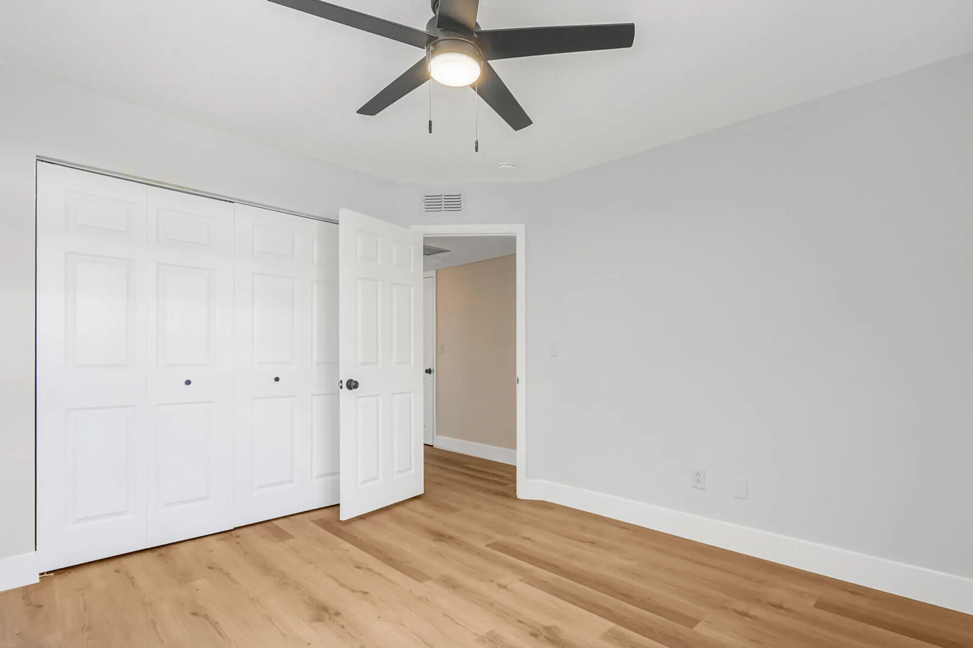 Property Slideshow image 17 of 37 | 2929 se ocean blvd e1, Stuart, FL, 34996