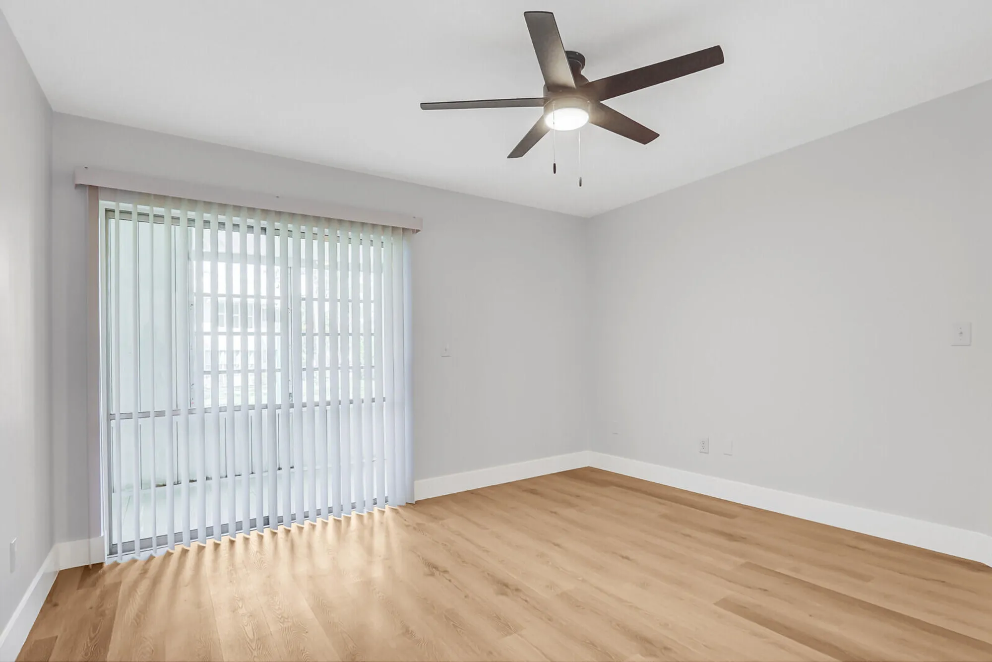 Property Slideshow image 20 of 37 | 2929 se ocean blvd e1, Stuart, FL, 34996