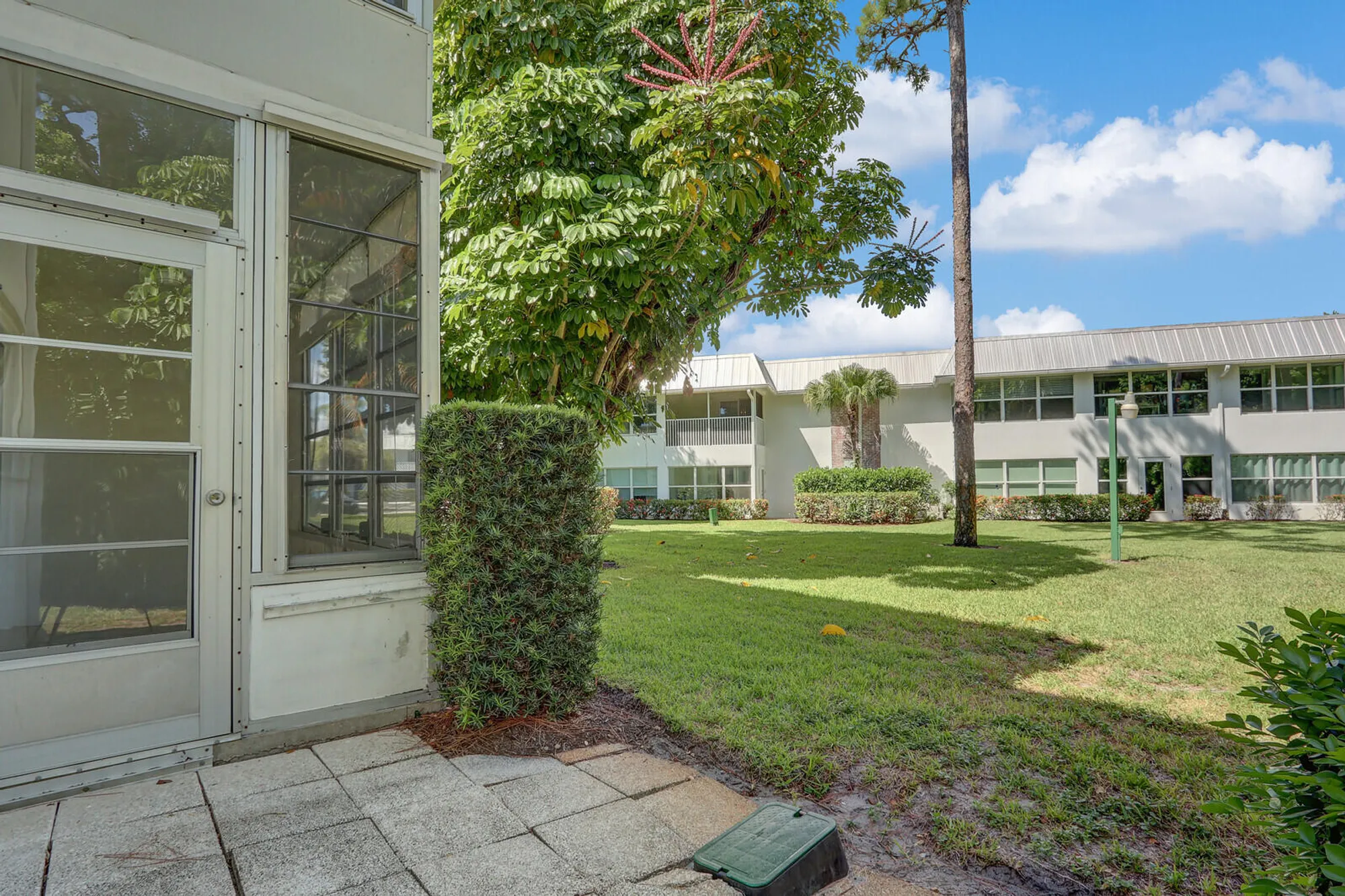 Property Slideshow image 31 of 37 | 2929 se ocean blvd e1, Stuart, FL, 34996