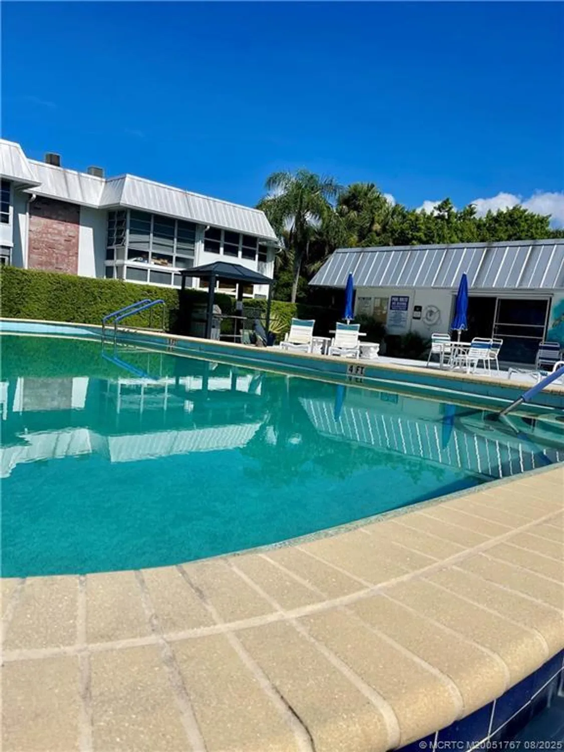 Property Slideshow image 34 of 37 | 2929 se ocean blvd e1, Stuart, FL, 34996