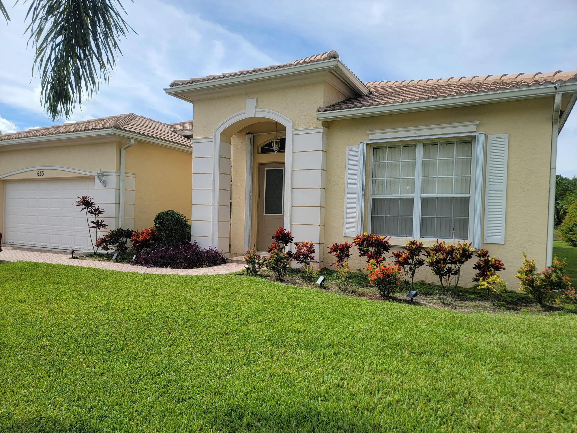 Property Slideshow image 1 of 28 | 633 sw long key ct, Port Saint Lucie, FL, 34986