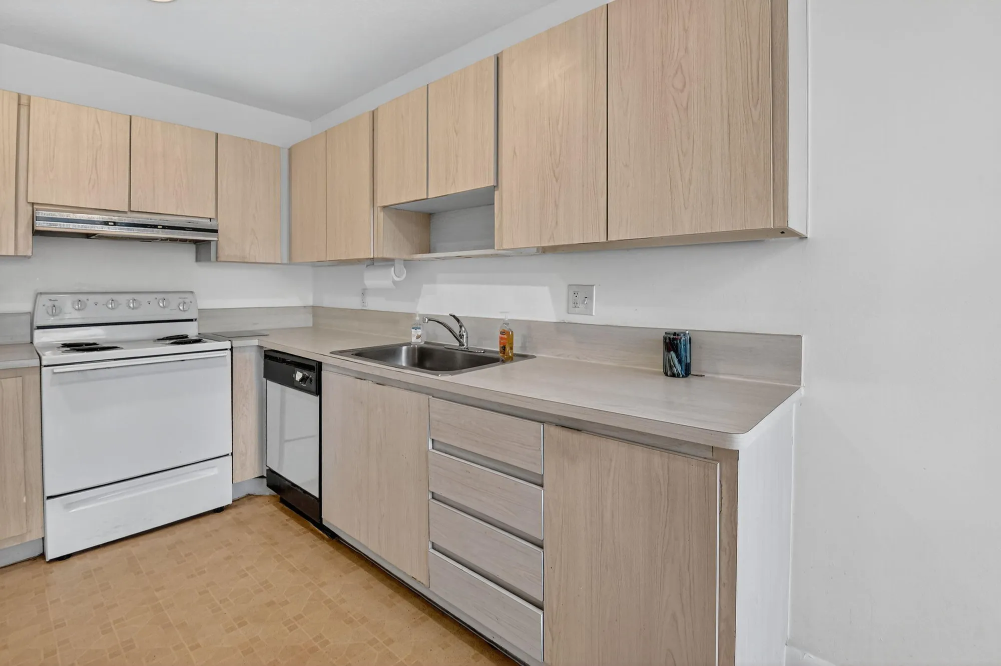 Property Slideshow image 10 of 58 | 21040 covington dr, Boca Raton, FL, 33433