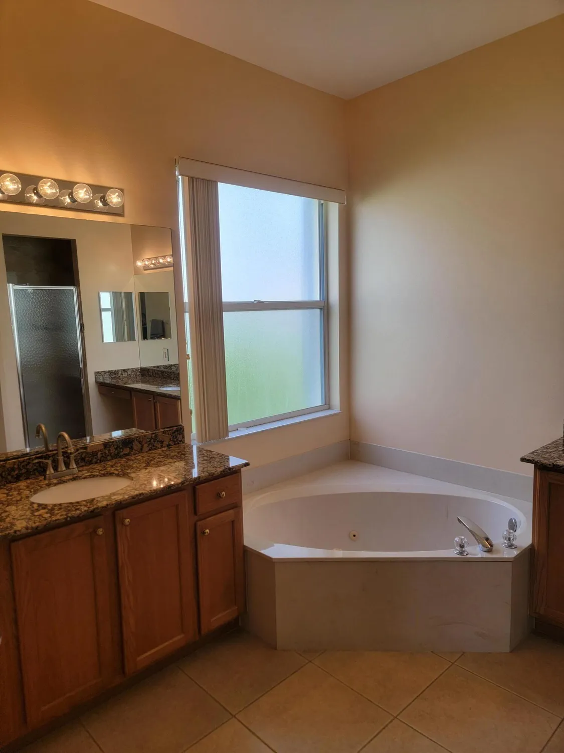 Property Slideshow image 20 of 28 | 633 sw long key ct, Port Saint Lucie, FL, 34986