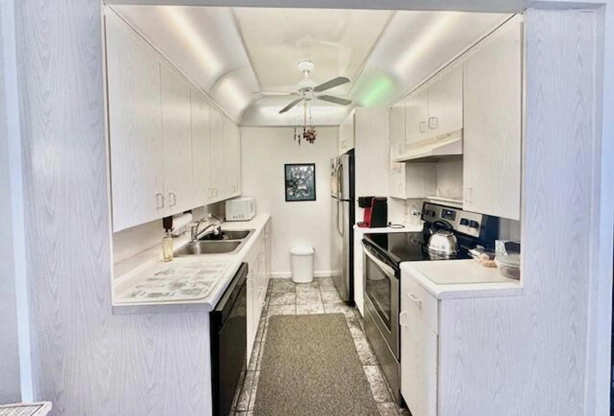 Property Slideshow image 2 of 27 | 4091 cornwall e unit e, Boca Raton, FL, 33434