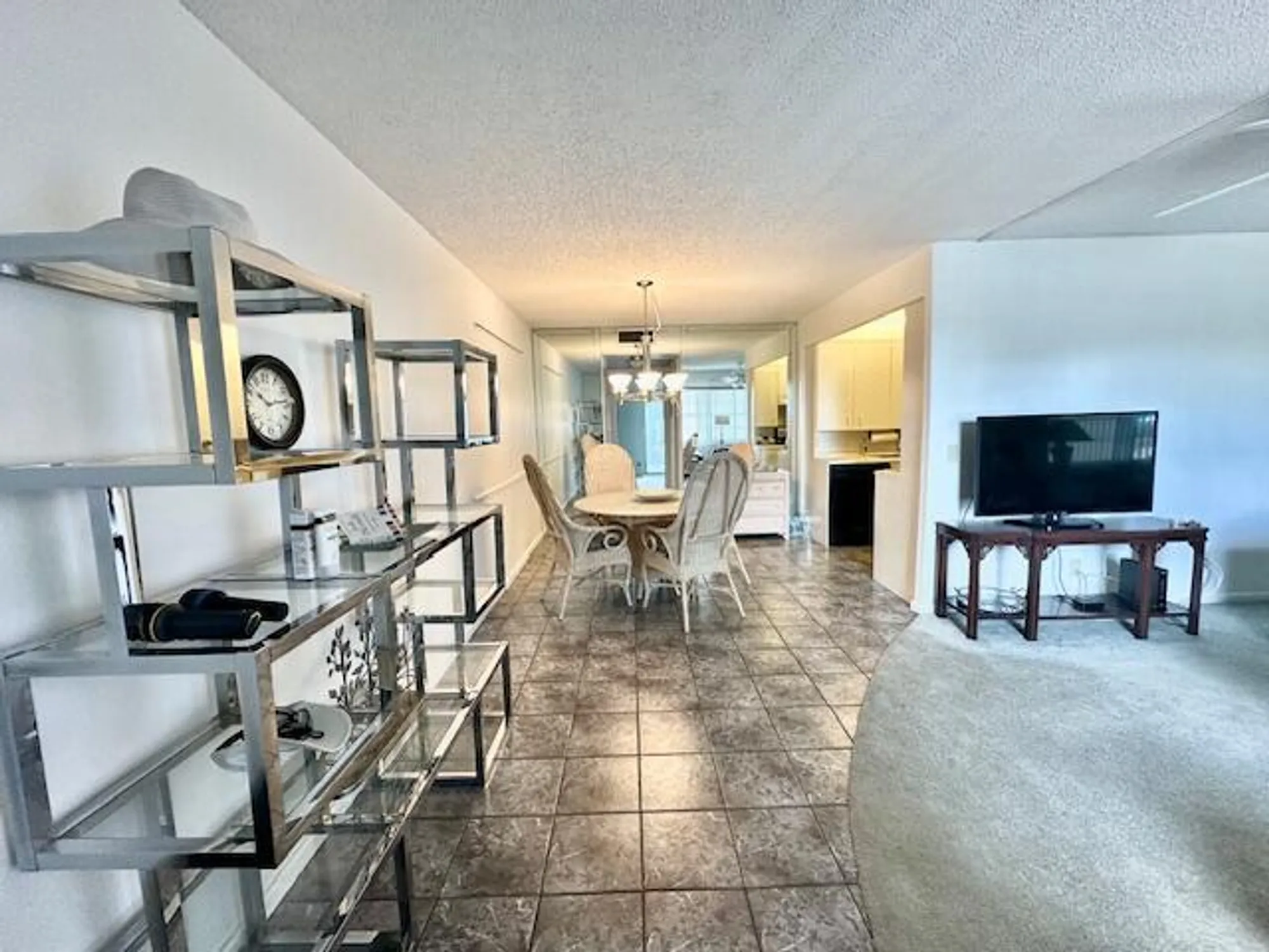 Property Slideshow image 7 of 27 | 4091 cornwall e unit e, Boca Raton, FL, 33434