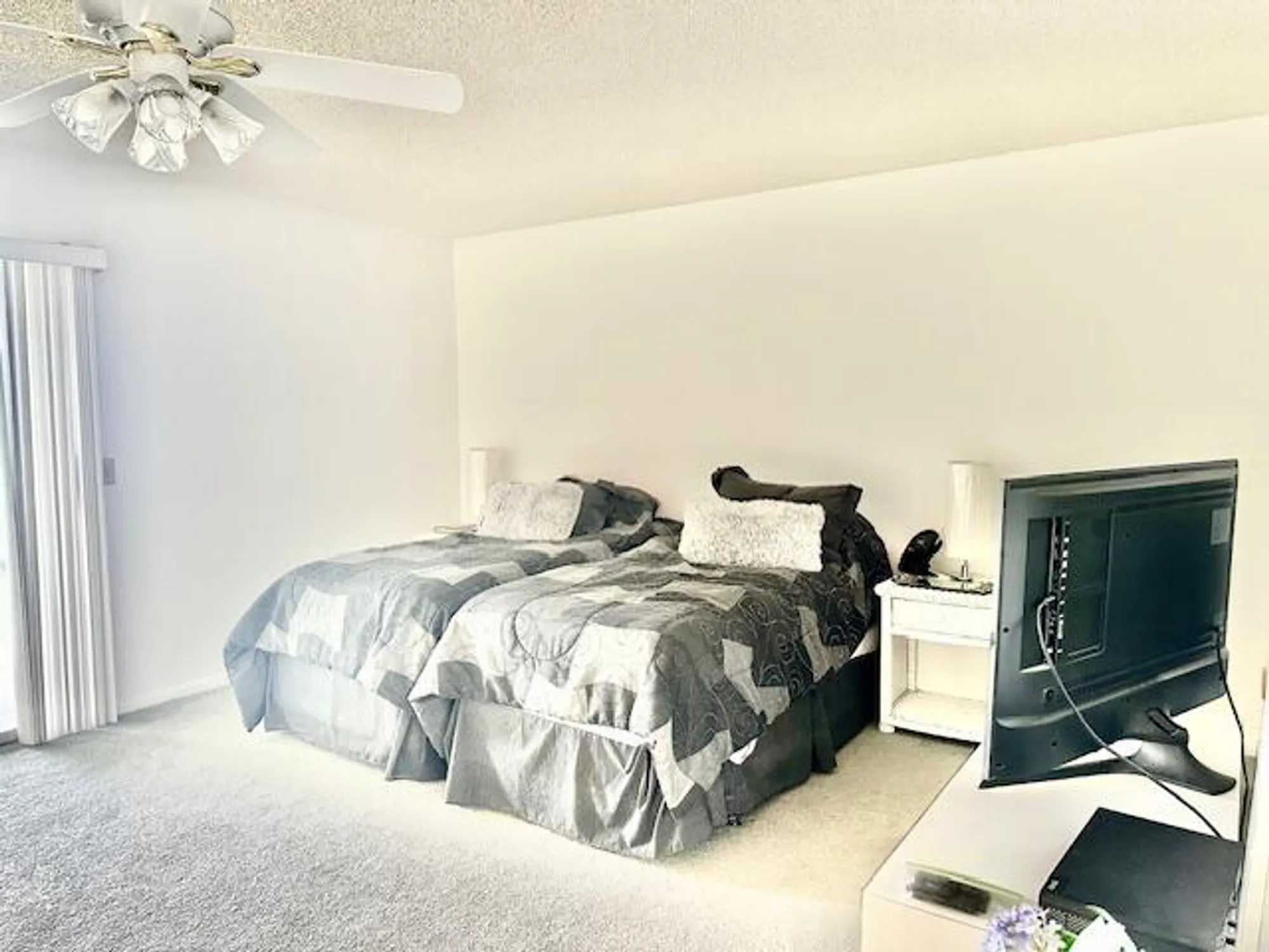 Property Slideshow image 9 of 27 | 4091 cornwall e unit e, Boca Raton, FL, 33434