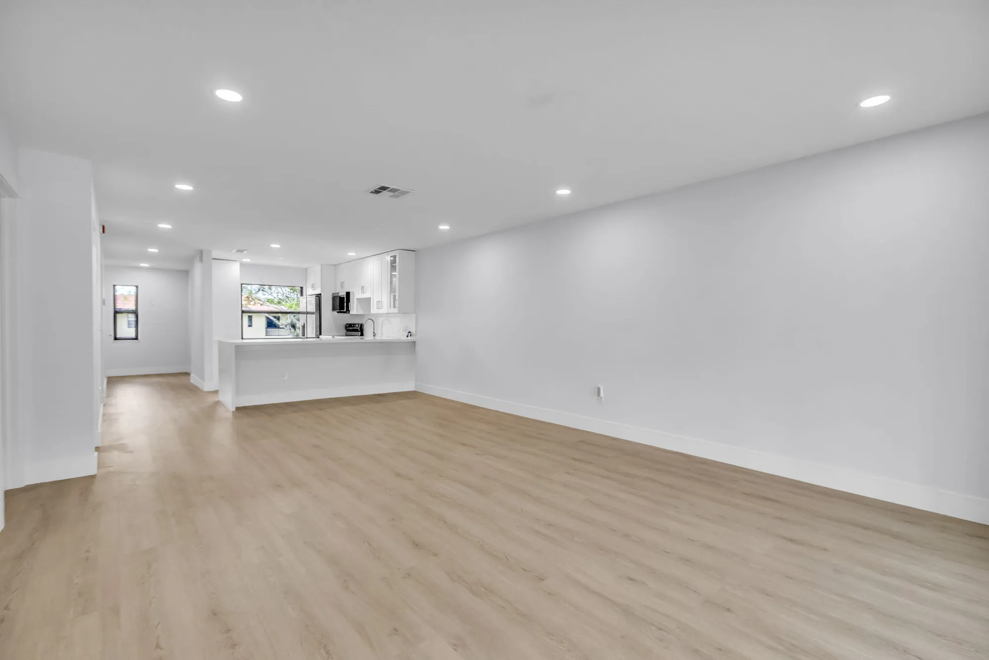 Property Slideshow image 3 of 42 | 8535 casa del lago f, Boca Raton, FL, 33433