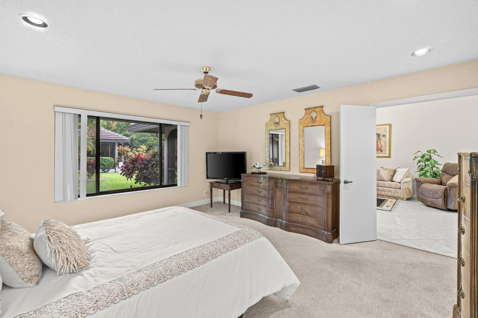 Property Slideshow image 14 of 67 | 10059 laurelwood pl, Boynton Beach, FL, 33437