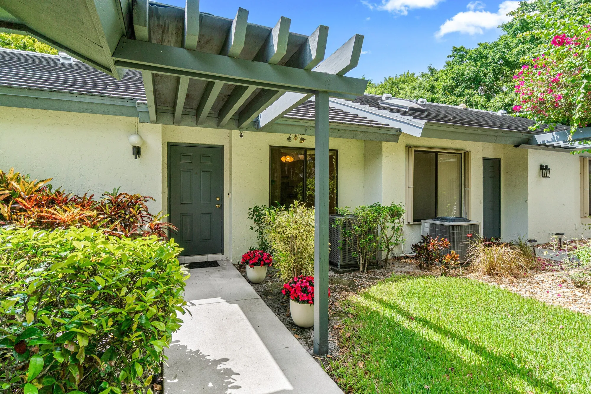 Property Slideshow image 34 of 67 | 10059 laurelwood pl, Boynton Beach, FL, 33437