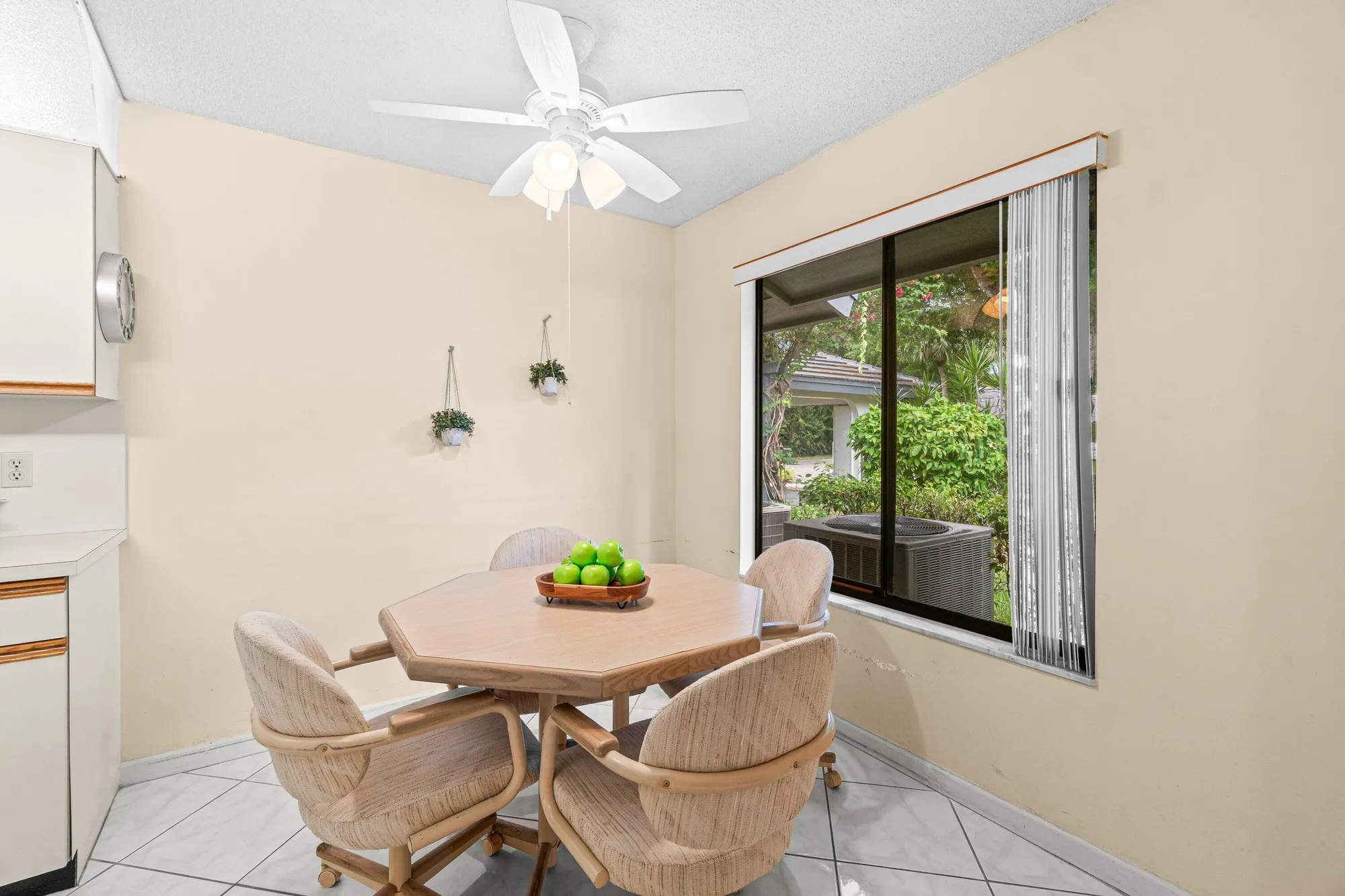 Property Slideshow image 10 of 67 | 10059 laurelwood pl, Boynton Beach, FL, 33437