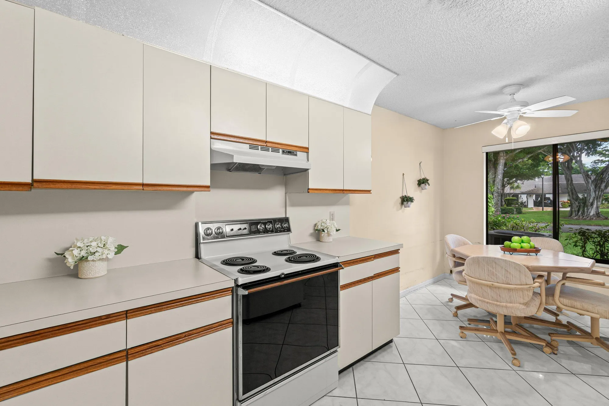 Property Slideshow image 9 of 67 | 10059 laurelwood pl, Boynton Beach, FL, 33437