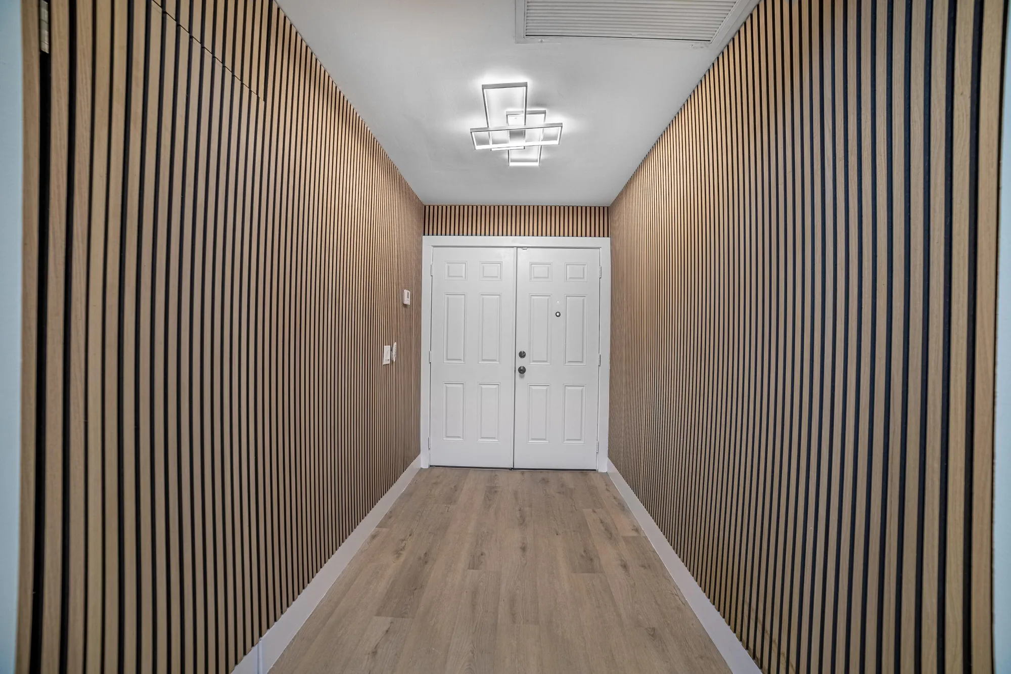 Property Slideshow image 12 of 51 | 8008 eastlake dr # 12-a, Boca Raton, FL, 33433