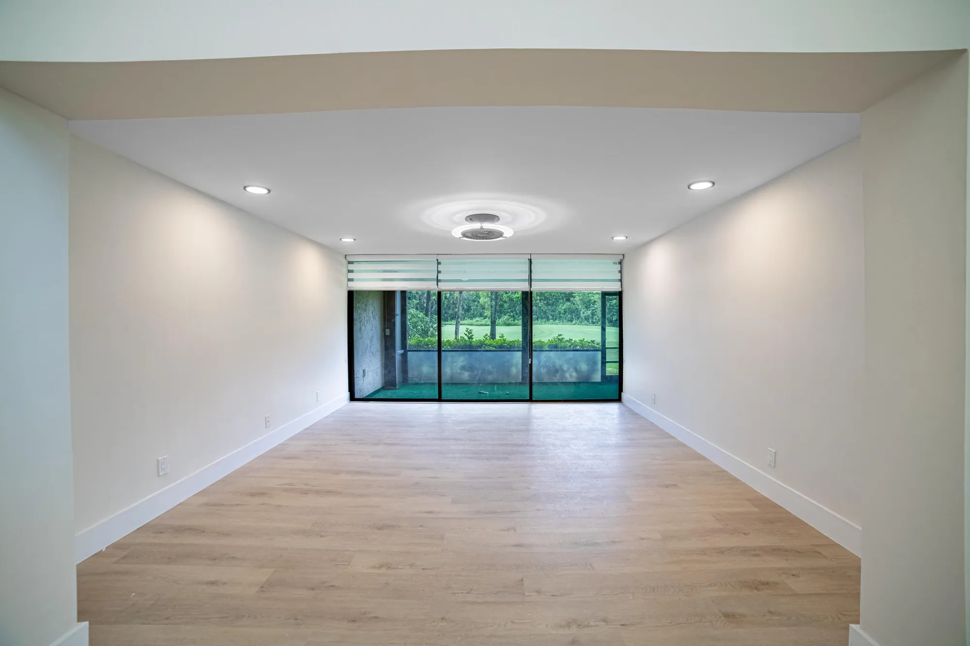 Property Slideshow image 13 of 51 | 8008 eastlake dr # 12-a, Boca Raton, FL, 33433