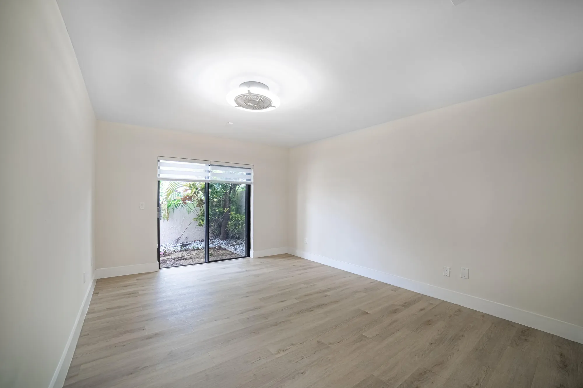 Property Slideshow image 27 of 51 | 8008 eastlake dr # 12-a, Boca Raton, FL, 33433