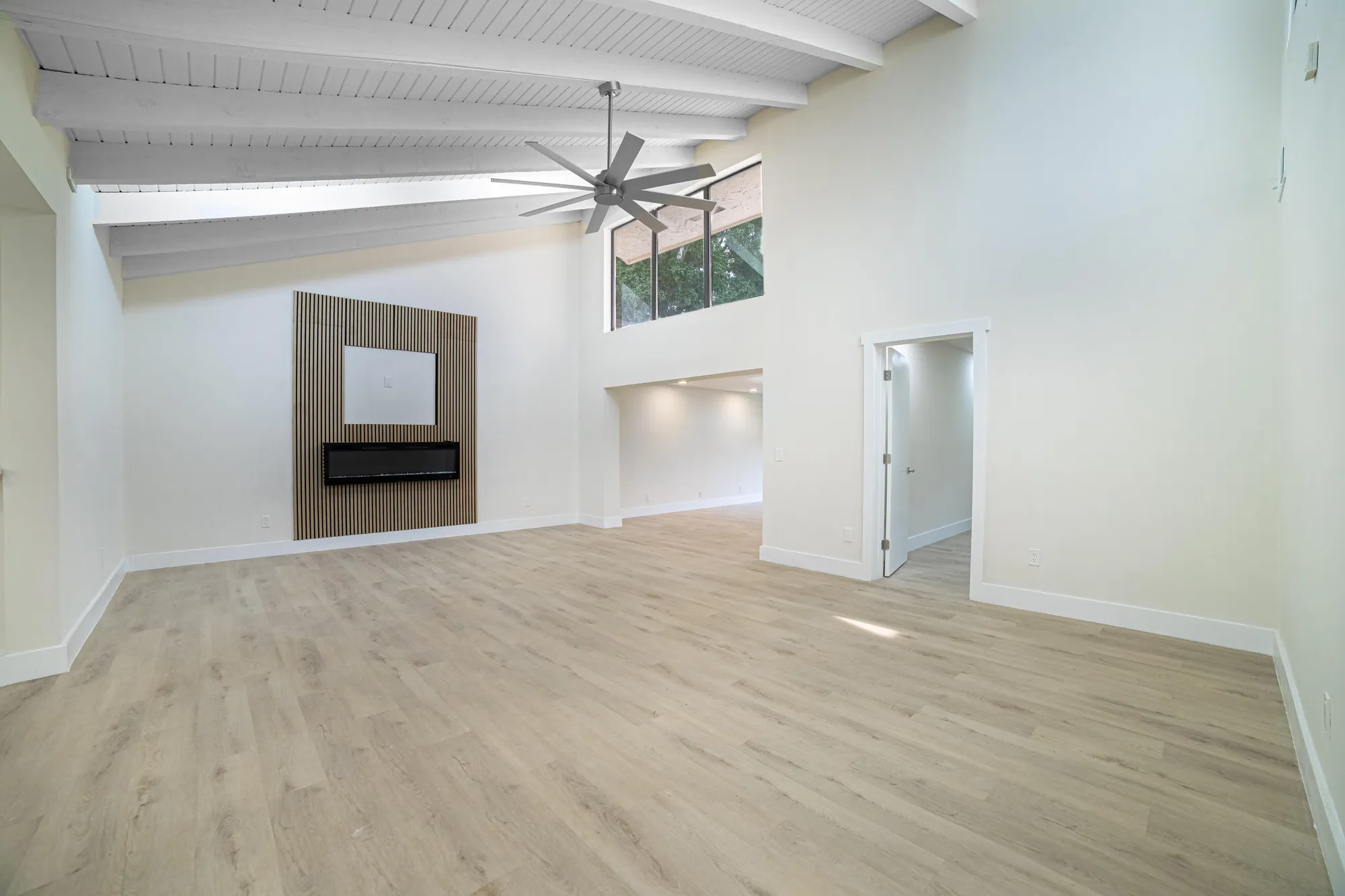 Property Slideshow image 4 of 51 | 8008 eastlake dr # 12-a, Boca Raton, FL, 33433