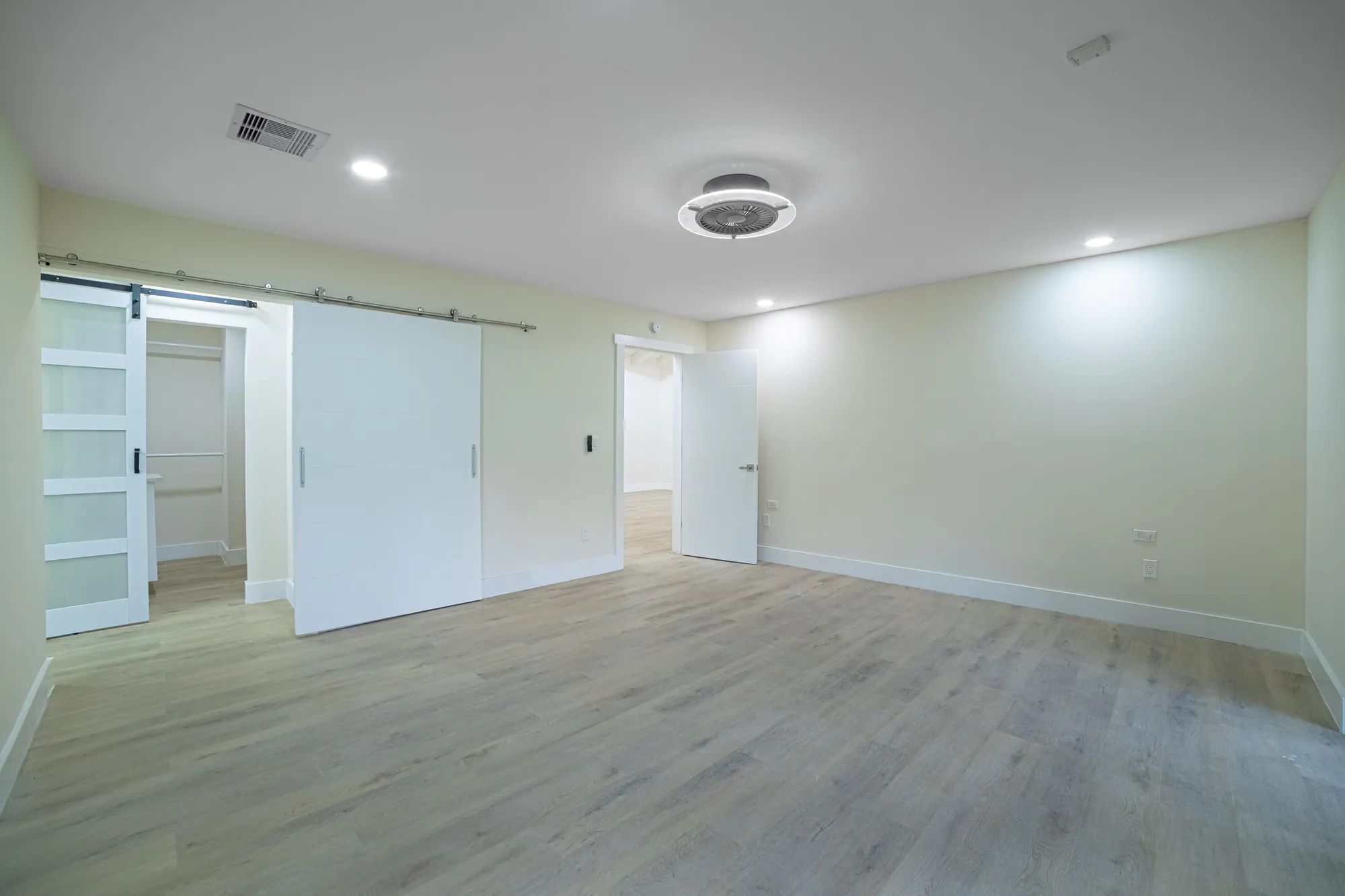 Property Slideshow image 20 of 51 | 8008 eastlake dr # 12-a, Boca Raton, FL, 33433