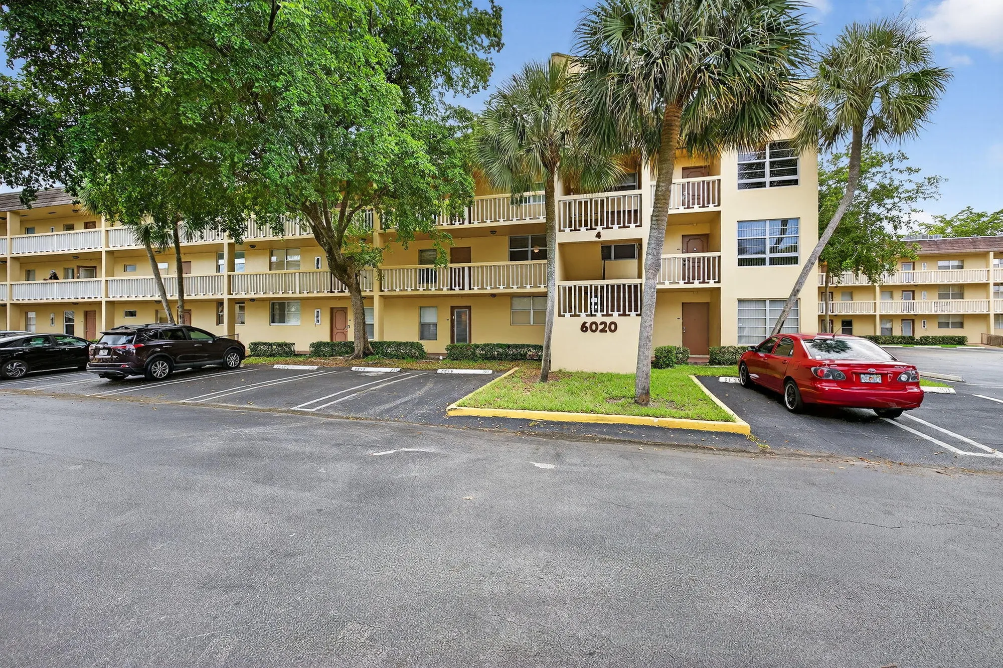 Property Slideshow image 1 of 25 | 6020 nw 64th ave 211, Tamarac, FL, 33319