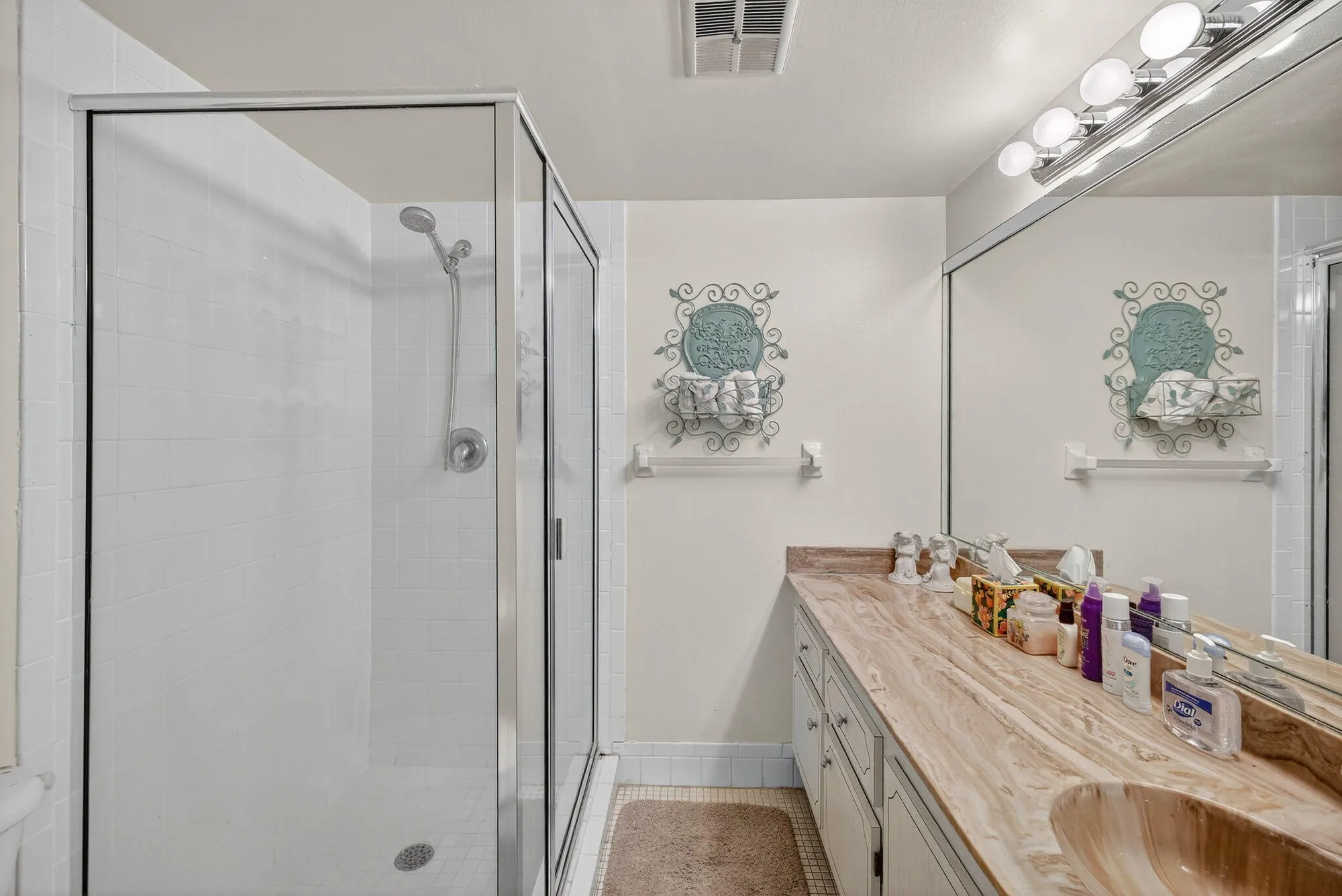 Property Slideshow image 14 of 25 | 6020 nw 64th ave 211, Tamarac, FL, 33319