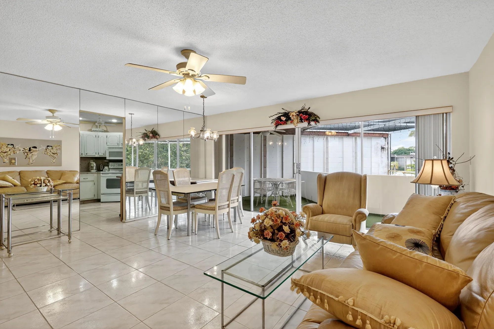 Property Slideshow image 6 of 20 | 6 greenway vlg 210, Royal Palm Beach, FL, 33411