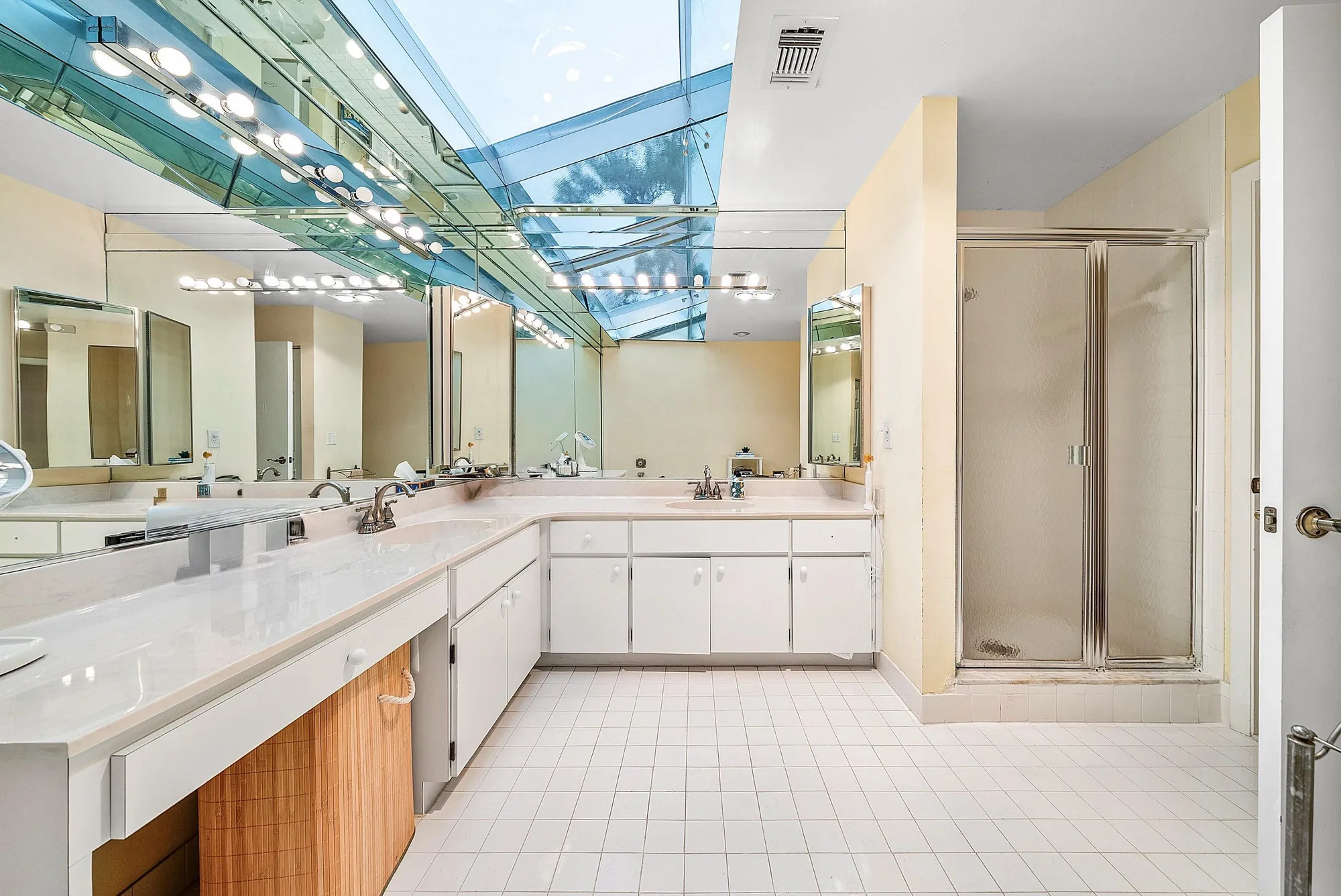 Property Slideshow image 23 of 67 | 6 woods ln 60, Boynton Beach, FL, 33436