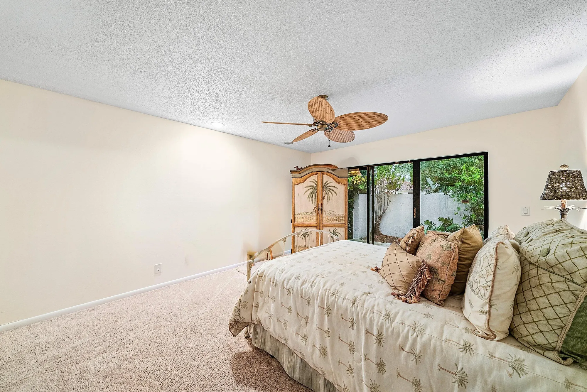 Property Slideshow image 25 of 67 | 6 woods ln 60, Boynton Beach, FL, 33436