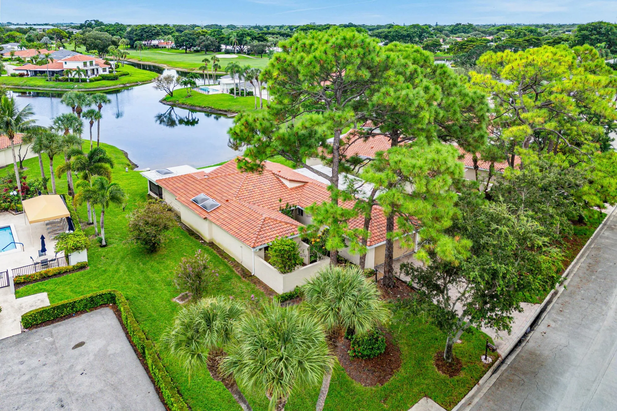 Property Slideshow image 37 of 67 | 6 woods ln 60, Boynton Beach, FL, 33436