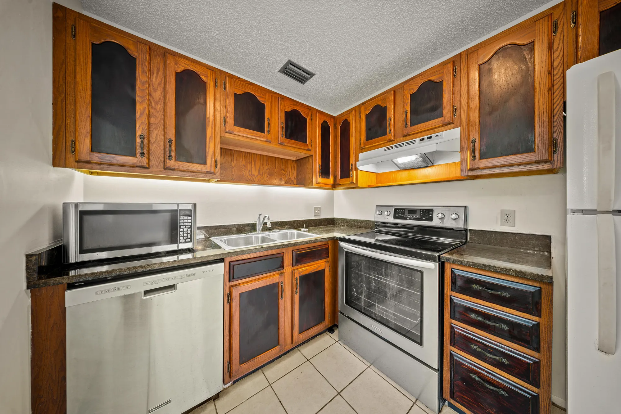 Property Slideshow image 12 of 33 | 8 lake vista trl 103, Port Saint Lucie, FL, 34952