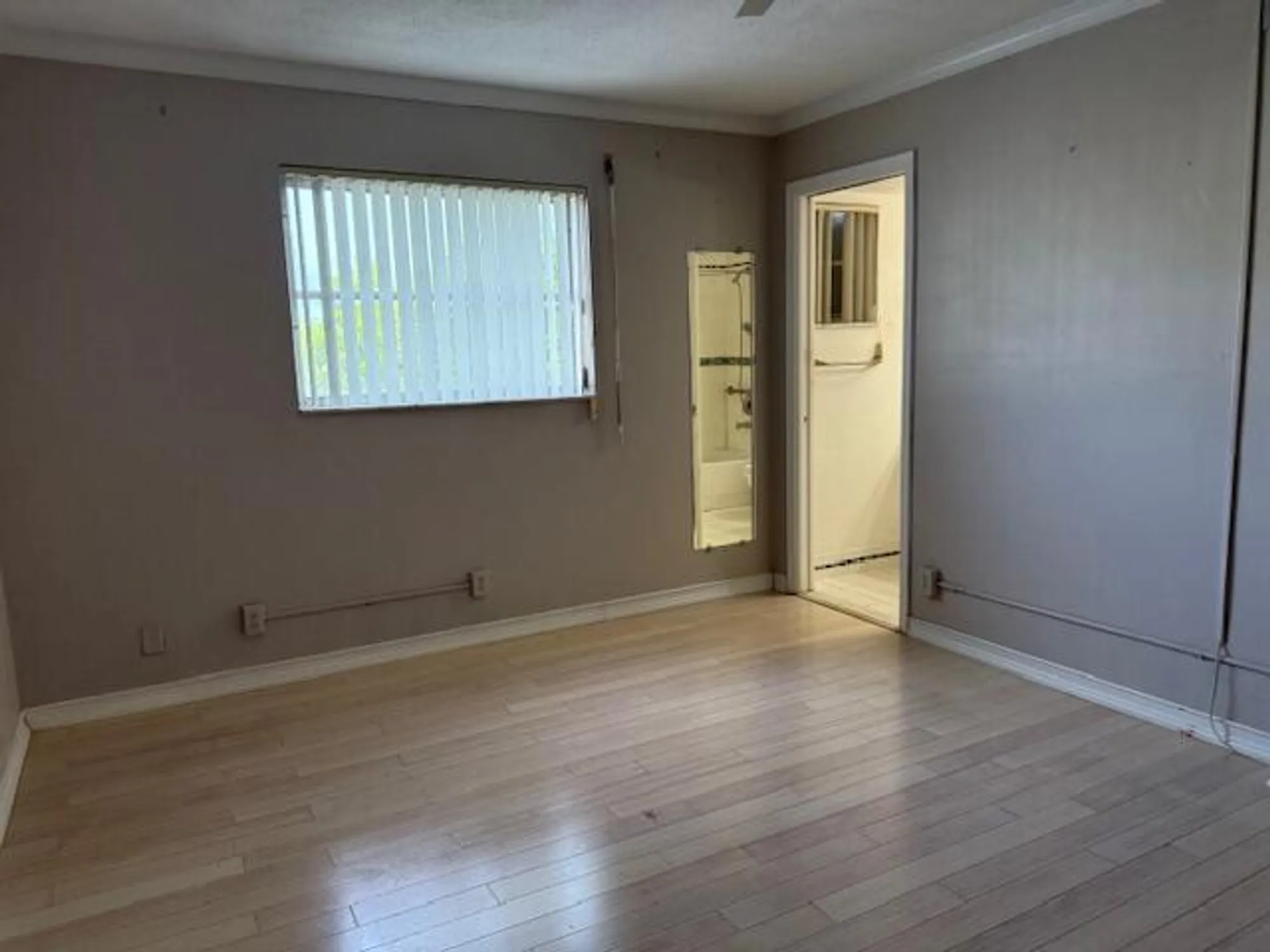Property Slideshow image 14 of 25 | 2811 garden dr s apt 201, Palm Springs, FL, 33461