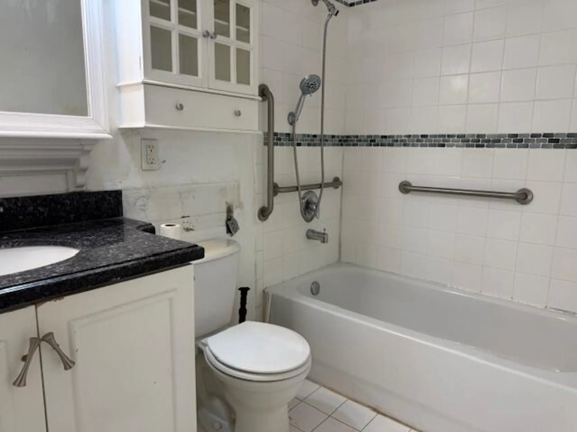 Property Slideshow image 16 of 25 | 2811 garden dr s apt 201, Palm Springs, FL, 33461