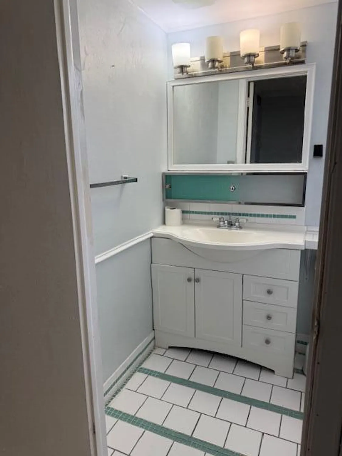 Property Slideshow image 11 of 25 | 2811 garden dr s apt 201, Palm Springs, FL, 33461