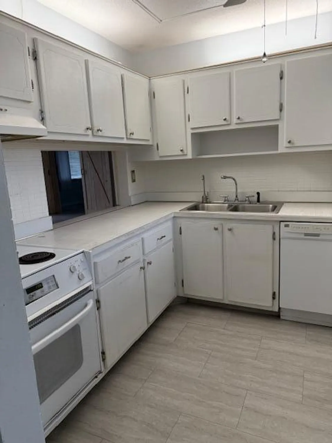 Property Slideshow image 20 of 25 | 2811 garden dr s apt 201, Palm Springs, FL, 33461