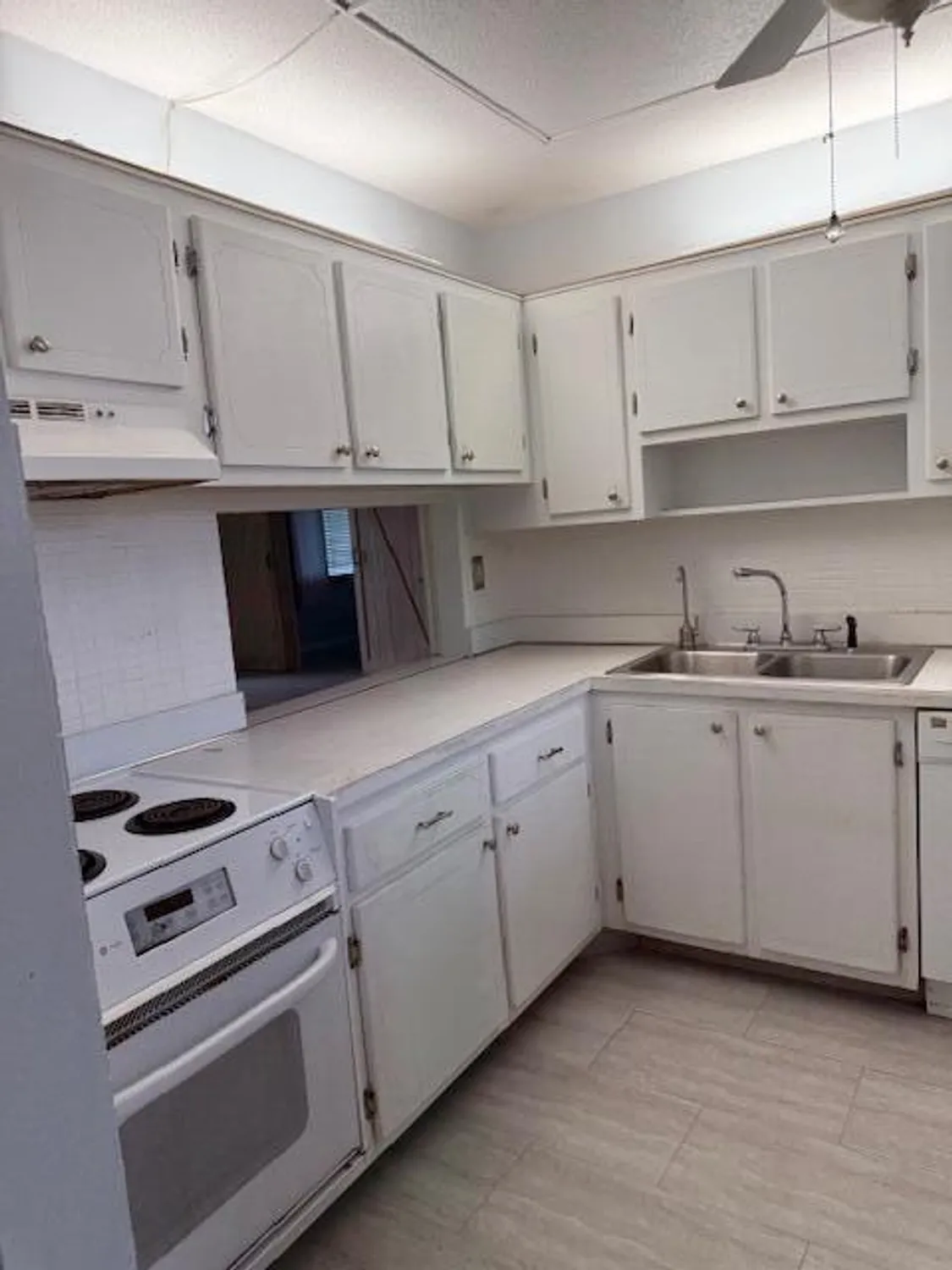 Property Slideshow image 22 of 25 | 2811 garden dr s apt 201, Palm Springs, FL, 33461
