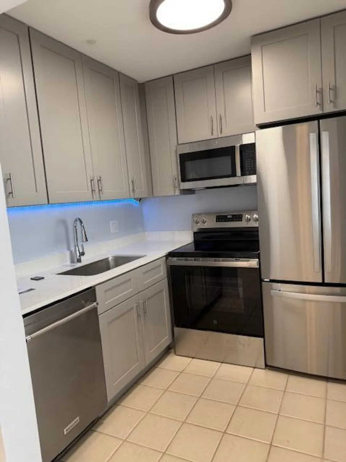 Property Slideshow image 4 of 32 | 3240 lake osborne dr 108, Lake Worth Beach, FL, 33461