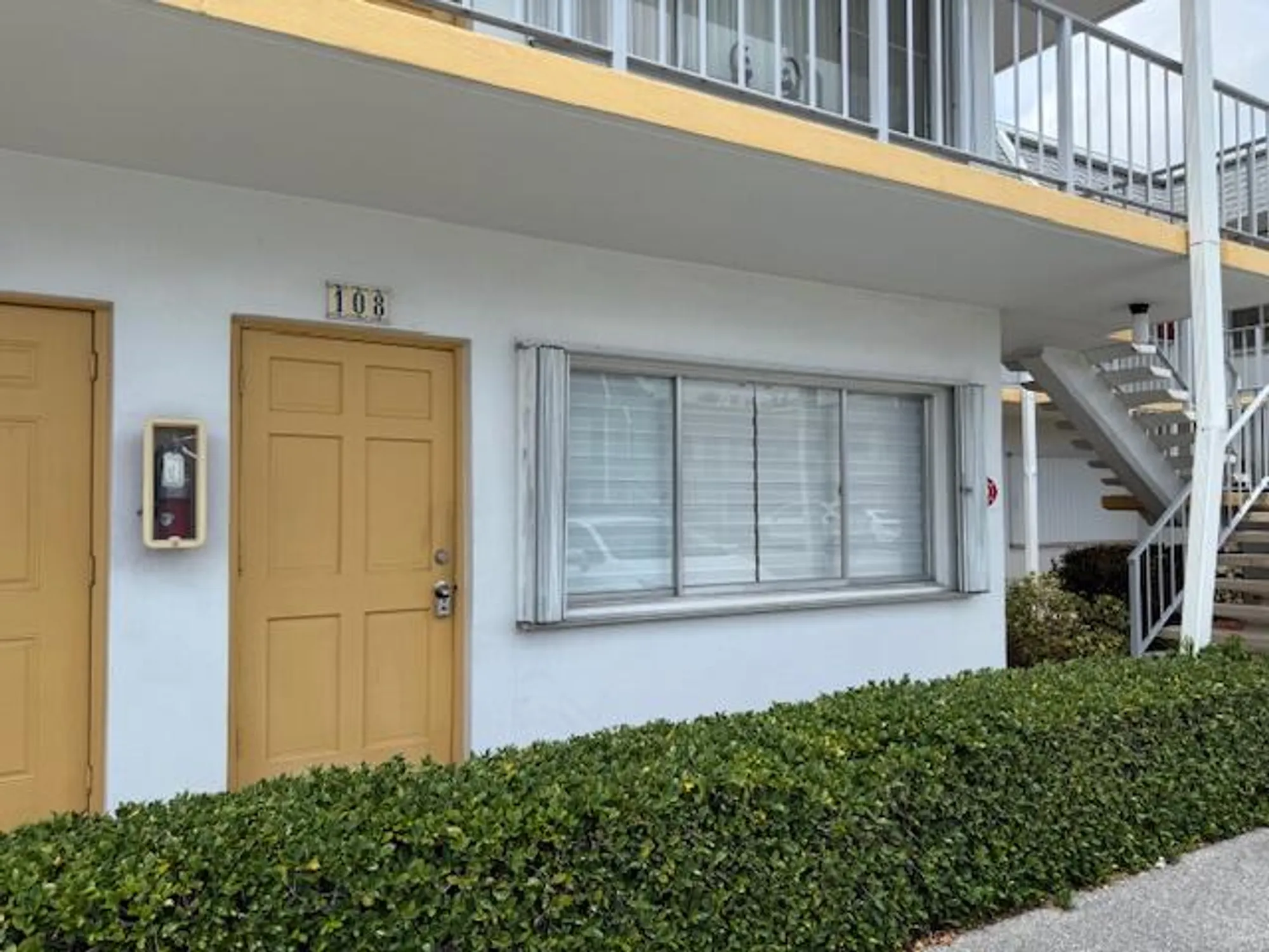 Property Slideshow image 23 of 32 | 3240 lake osborne dr 108, Lake Worth Beach, FL, 33461