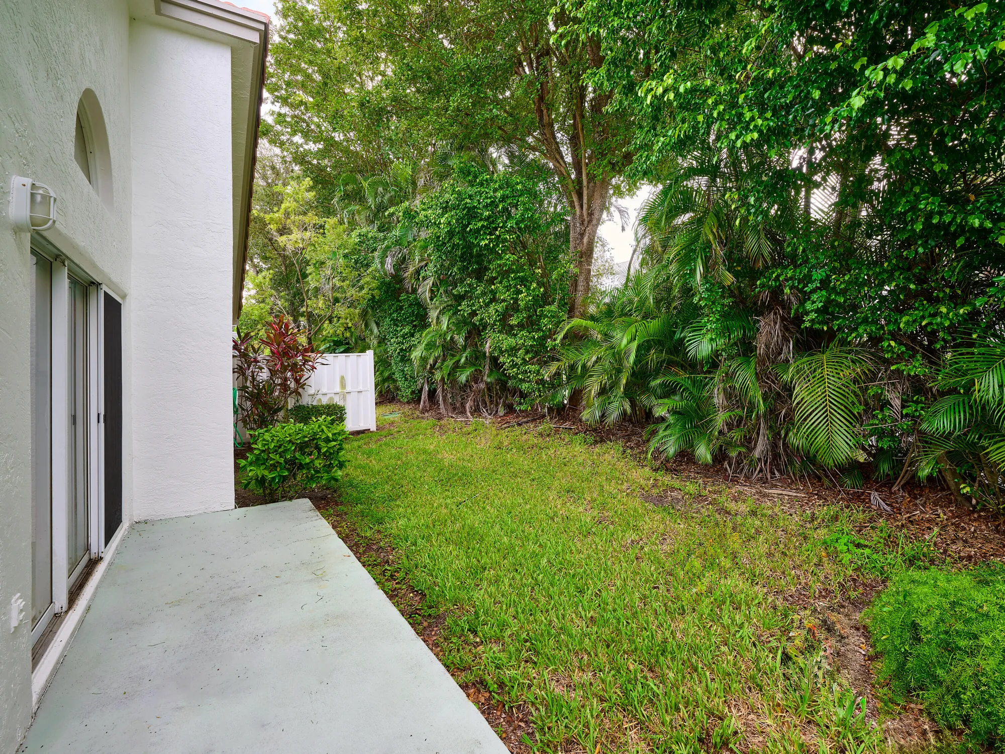 Property Slideshow image 21 of 25 | 9758 harbour lake cir, Boynton Beach, FL, 33437