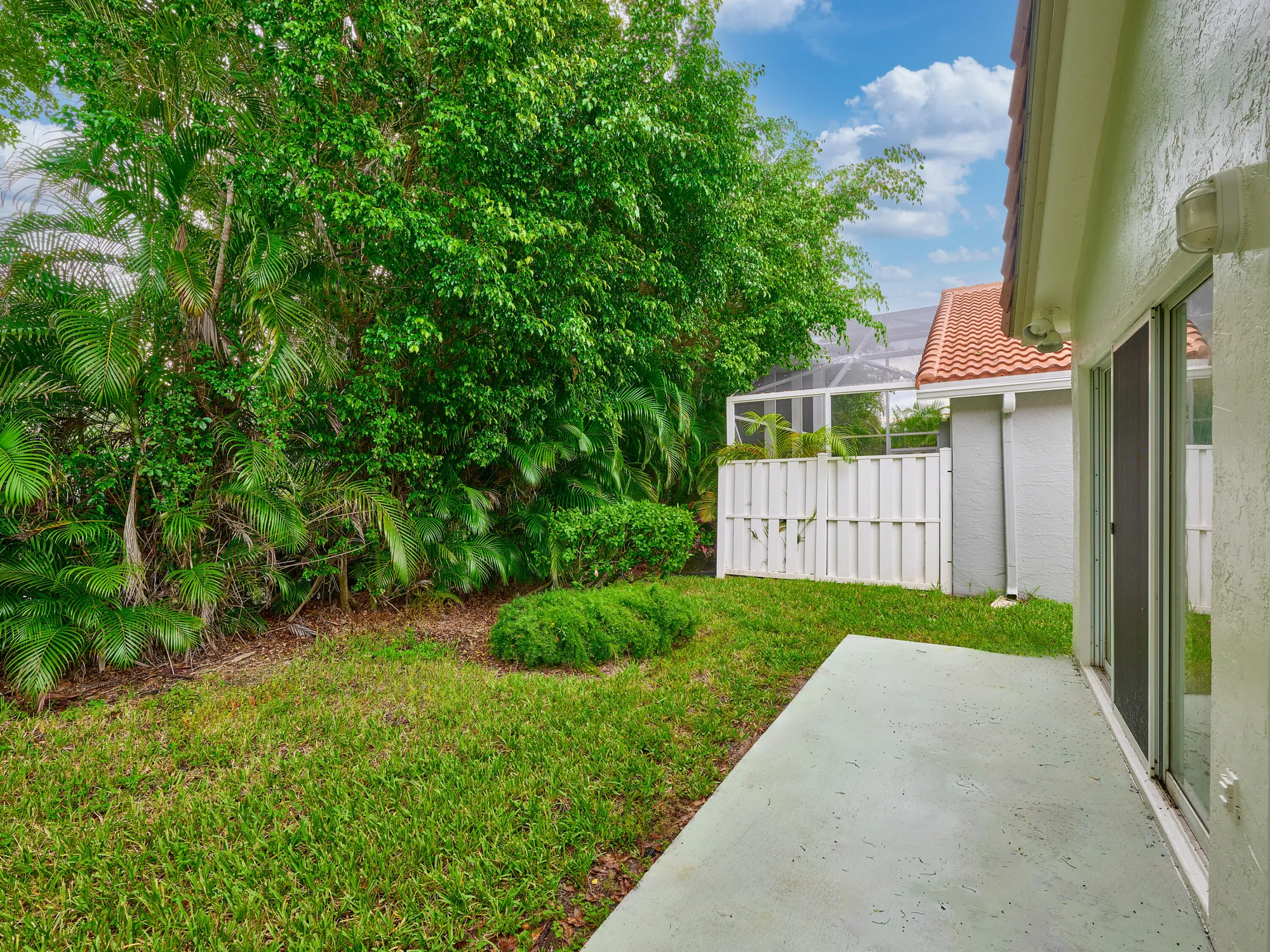 Property Slideshow image 22 of 25 | 9758 harbour lake cir, Boynton Beach, FL, 33437