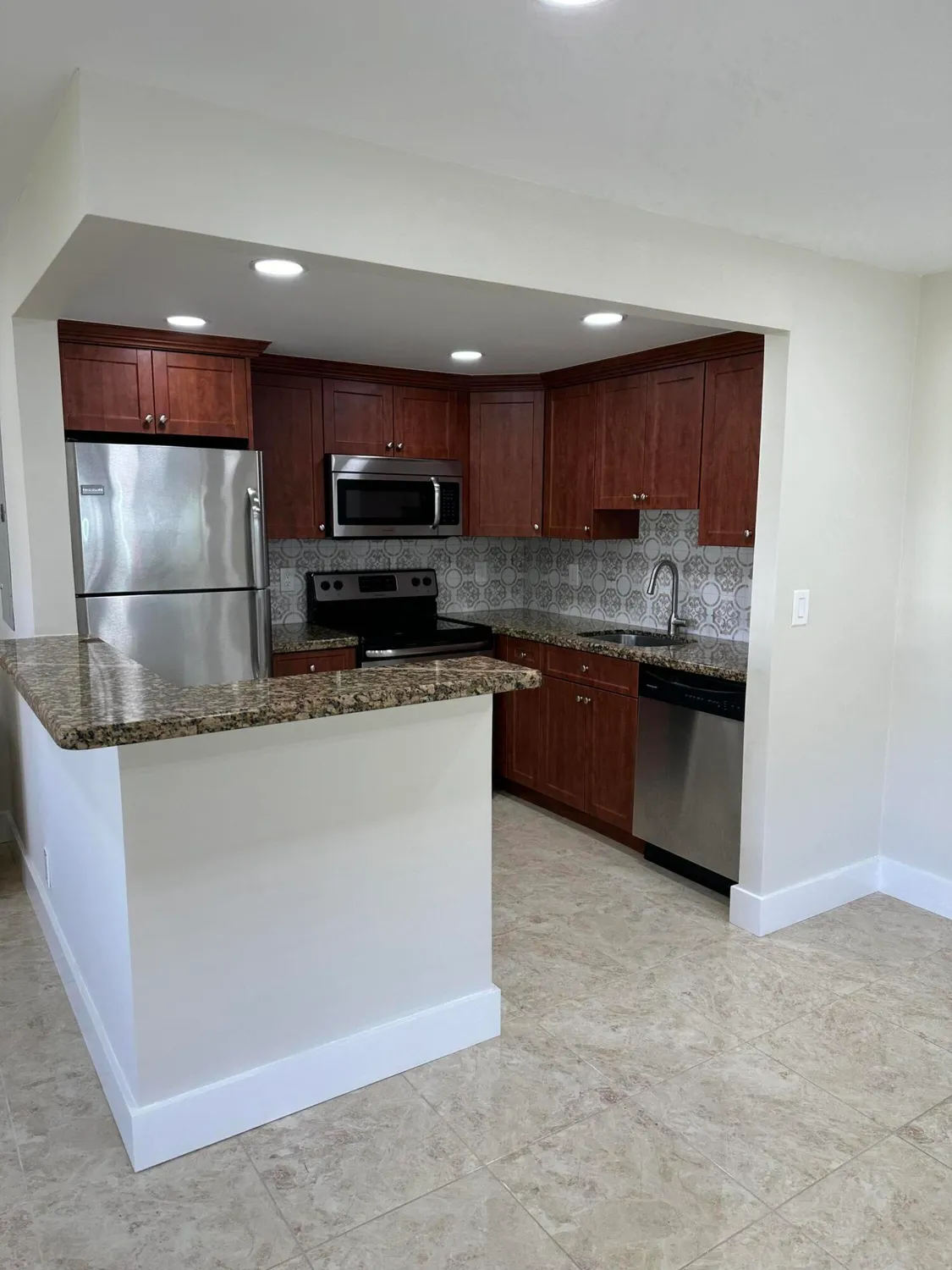 Property Slideshow image 10 of 29 | 215 flanders e unit e, Delray Beach, FL, 33484