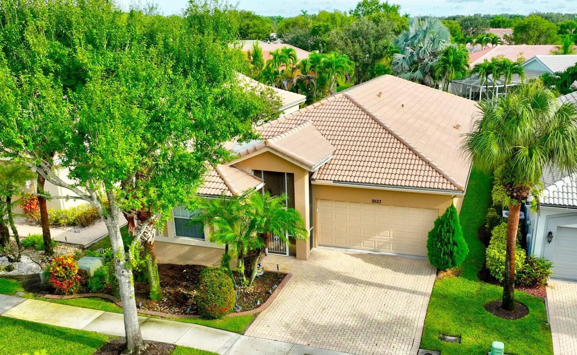Property Slideshow image 1 of 92 | 9523 sandpiper ln, West Palm Beach, FL, 33411