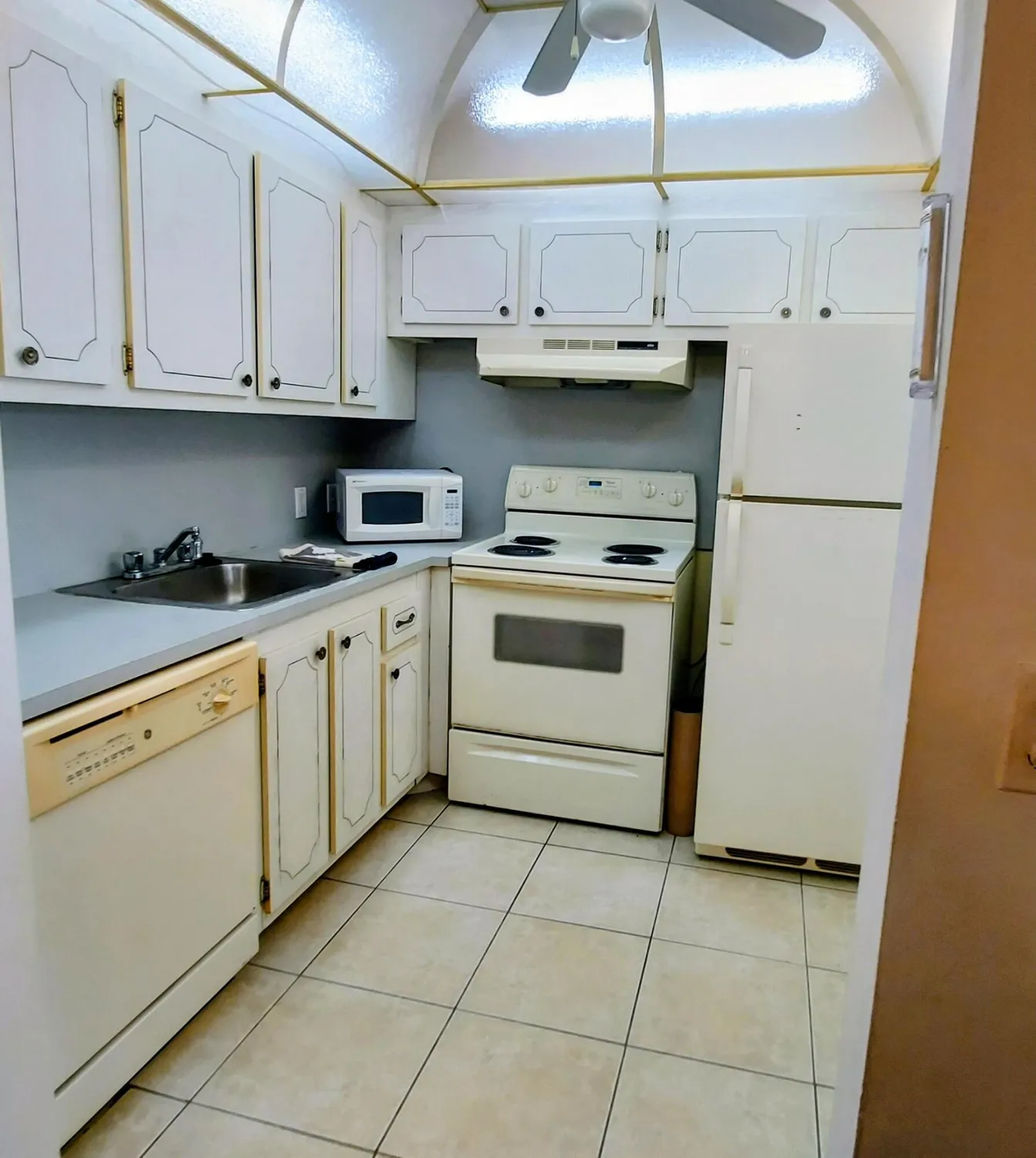 Property Slideshow image 7 of 33 | 160 preston d # 160, Boca Raton, FL, 33434