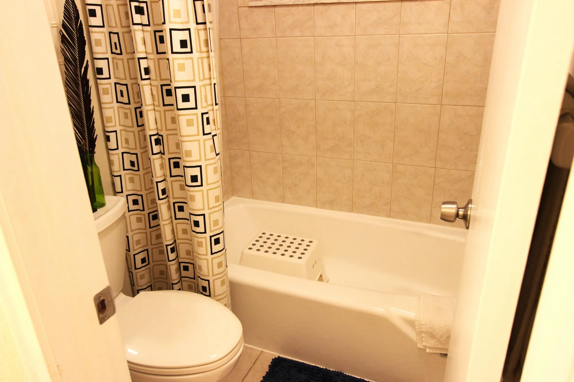 Property Slideshow image 10 of 12 | 1045 circle ter b, Delray Beach, FL, 33445