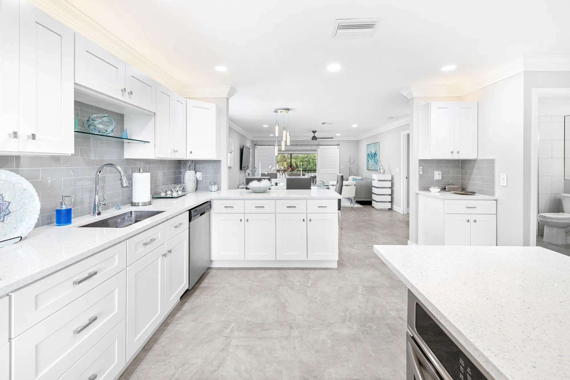 Property Slideshow image 1 of 41 | 9187 norte lago apt 5b, Boca Raton, FL, 33428