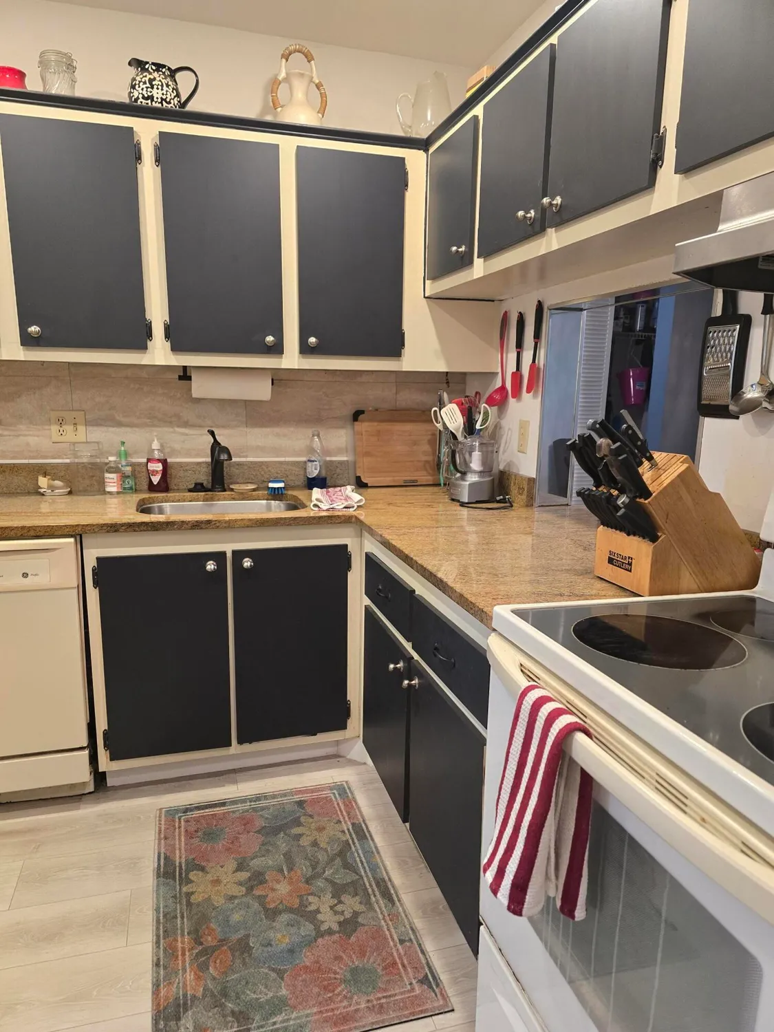 Property Slideshow image 8 of 22 | 140 lake meryl dr apt 233, West Palm Beach, FL, 33411