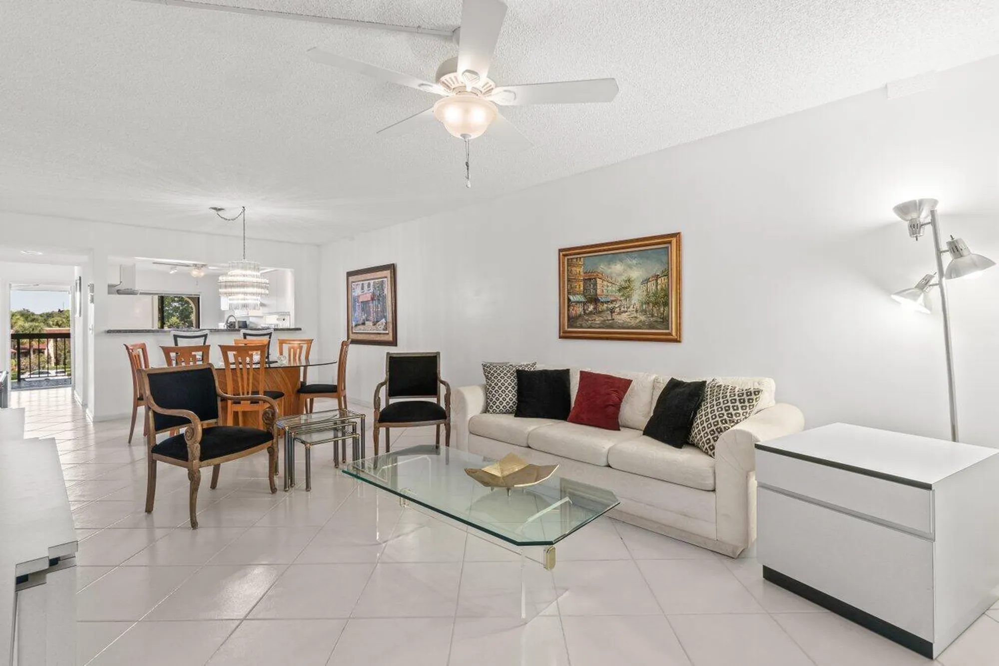 Property Slideshow image 4 of 22 | 5380 cedar lake 303 dr 303, Boynton Beach, FL, 33437