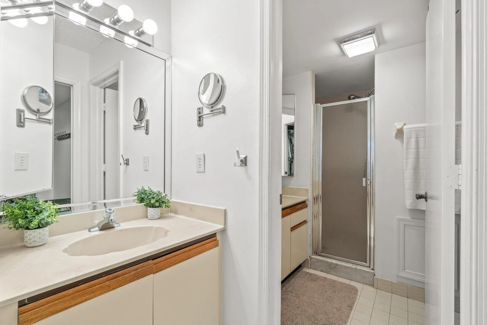 Property Slideshow image 17 of 22 | 5380 cedar lake 303 dr 303, Boynton Beach, FL, 33437