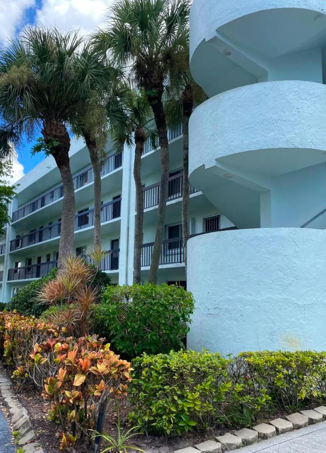 Property Slideshow image 1 of 18 | 6698 10th ave 408, Lake Worth, FL, 33467