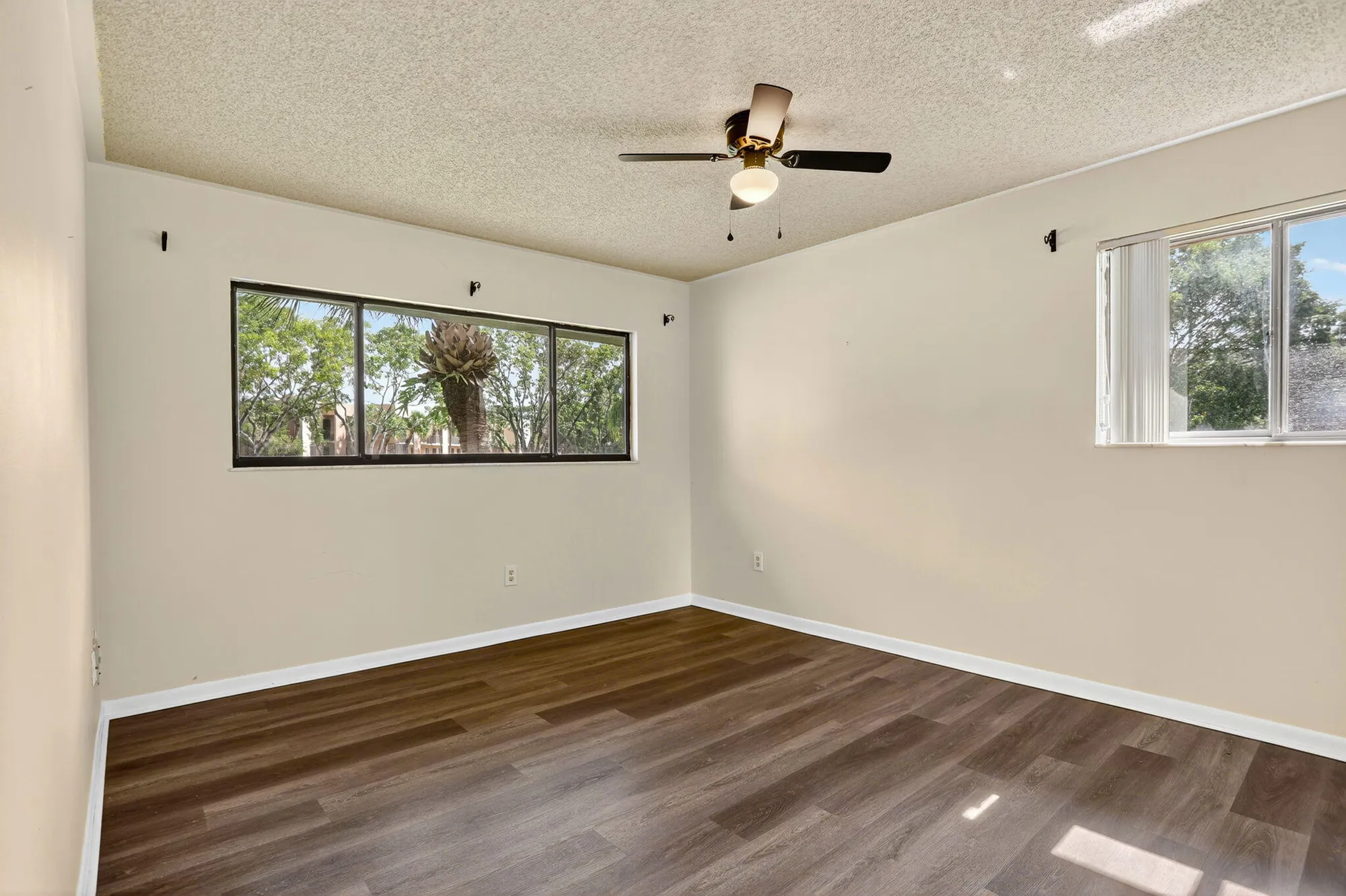 Property Slideshow image 17 of 43 | 7711 ashmont cir # 215, Tamarac, FL, 33321