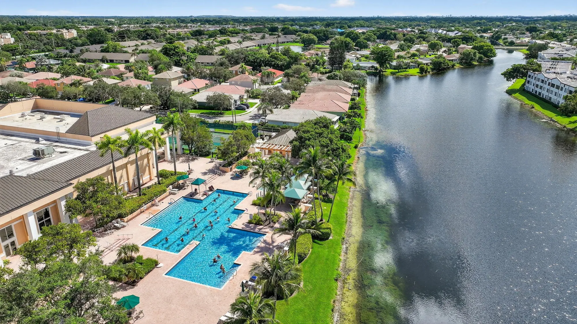 Property Slideshow image 33 of 43 | 7711 ashmont cir # 215, Tamarac, FL, 33321