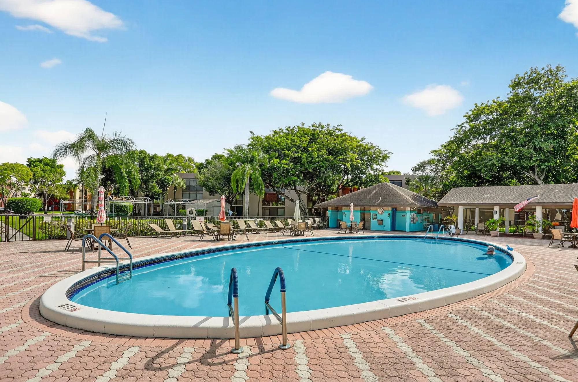 Property Slideshow image 27 of 43 | 7711 ashmont cir # 215, Tamarac, FL, 33321