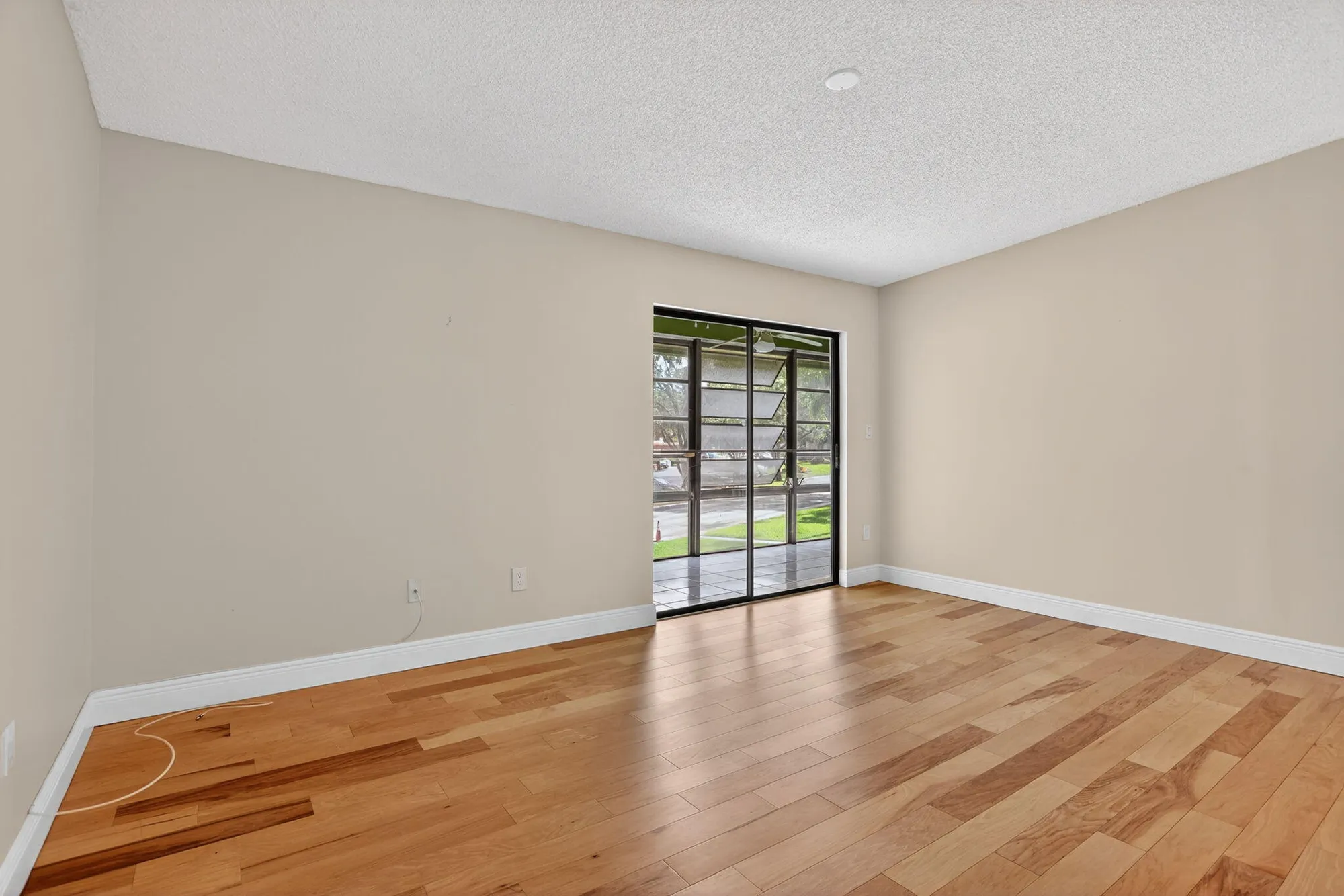 Property Slideshow image 12 of 43 | 7711 ashmont cir # 215, Tamarac, FL, 33321