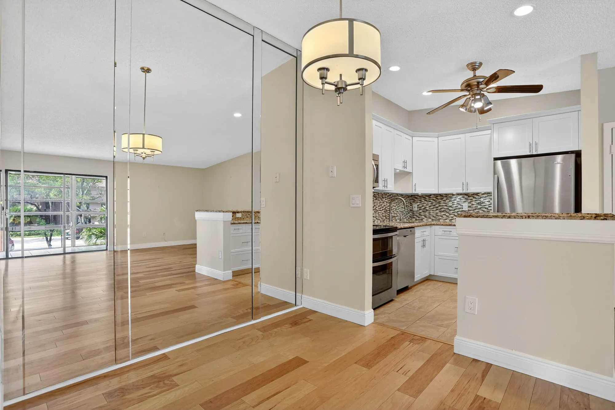Property Slideshow image 7 of 43 | 7711 ashmont cir # 215, Tamarac, FL, 33321